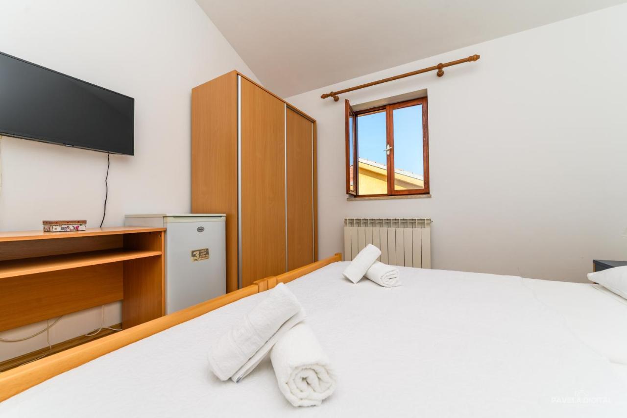 Sobe I Apartman Mareta Miholascica Exteriér fotografie